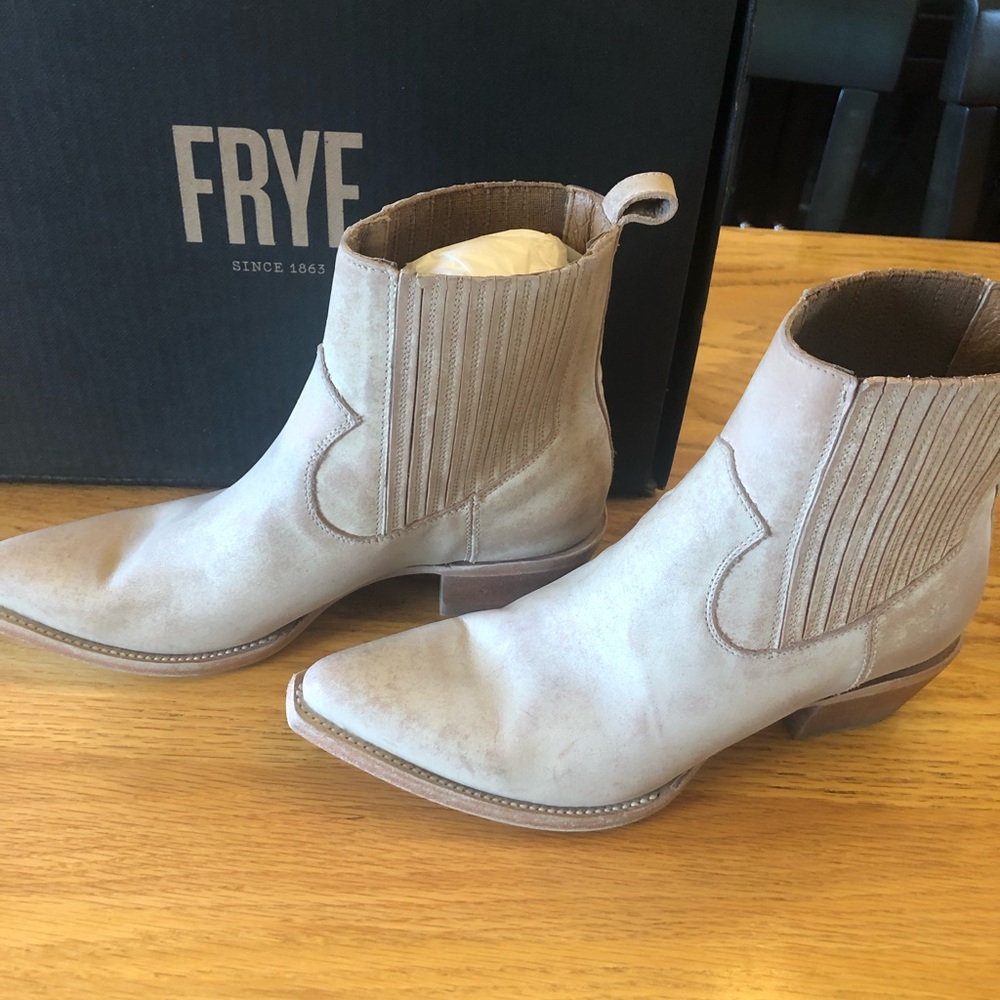 Frye Sacha Chelsea Bootie Sz 8